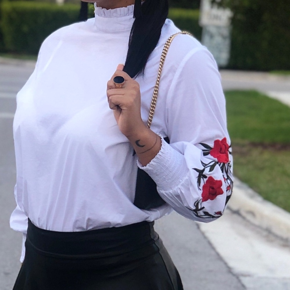 Beautiful long sleeve puffy top